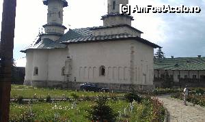[P07] Biserica 'Sf. Nicolae' (vedere dreapta spate) de la Mănăstirea Râşca, com. Bogdăneşti, jud. Suceava.  » foto by traian.leuca †
 - 
<span class="allrVoted glyphicon glyphicon-heart hidden" id="av432531"></span>
<a class="m-l-10 hidden" id="sv432531" onclick="voting_Foto_DelVot(,432531,7583)" role="button">șterge vot <span class="glyphicon glyphicon-remove"></span></a>
<a id="v9432531" class=" c-red"  onclick="voting_Foto_SetVot(432531)" role="button"><span class="glyphicon glyphicon-heart-empty"></span> <b>LIKE</b> = Votează poza</a> <img class="hidden"  id="f432531W9" src="/imagini/loader.gif" border="0" /><span class="AjErrMes hidden" id="e432531ErM"></span>