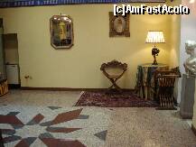 [P02] Florenta – Hotel Castri - bustul primei proprietare si un loc cu amintiri » foto by Diaura*
 - 
<span class="allrVoted glyphicon glyphicon-heart hidden" id="av143458"></span>
<a class="m-l-10 hidden" id="sv143458" onclick="voting_Foto_DelVot(,143458,7616)" role="button">șterge vot <span class="glyphicon glyphicon-remove"></span></a>
<a id="v9143458" class=" c-red"  onclick="voting_Foto_SetVot(143458)" role="button"><span class="glyphicon glyphicon-heart-empty"></span> <b>LIKE</b> = Votează poza</a> <img class="hidden"  id="f143458W9" src="/imagini/loader.gif" border="0" /><span class="AjErrMes hidden" id="e143458ErM"></span>