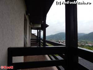 [P25] Balconul camerei comunică cu toate celelalte de pe același palier.  » foto by Costi
 - 
<span class="allrVoted glyphicon glyphicon-heart hidden" id="av650984"></span>
<a class="m-l-10 hidden" id="sv650984" onclick="voting_Foto_DelVot(,650984,7636)" role="button">șterge vot <span class="glyphicon glyphicon-remove"></span></a>
<a id="v9650984" class=" c-red"  onclick="voting_Foto_SetVot(650984)" role="button"><span class="glyphicon glyphicon-heart-empty"></span> <b>LIKE</b> = Votează poza</a> <img class="hidden"  id="f650984W9" src="/imagini/loader.gif" border="0" /><span class="AjErrMes hidden" id="e650984ErM"></span>