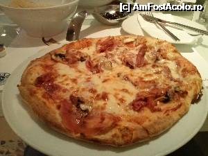 [P03] Spaghettomania - Pizza Prosciuto Funghi » foto by malinici
 - 
<span class="allrVoted glyphicon glyphicon-heart hidden" id="av375827"></span>
<a class="m-l-10 hidden" id="sv375827" onclick="voting_Foto_DelVot(,375827,7733)" role="button">șterge vot <span class="glyphicon glyphicon-remove"></span></a>
<a id="v9375827" class=" c-red"  onclick="voting_Foto_SetVot(375827)" role="button"><span class="glyphicon glyphicon-heart-empty"></span> <b>LIKE</b> = Votează poza</a> <img class="hidden"  id="f375827W9" src="/imagini/loader.gif" border="0" /><span class="AjErrMes hidden" id="e375827ErM"></span>