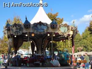 [P25] carusel în parc » foto by Yolanda
 - 
<span class="allrVoted glyphicon glyphicon-heart hidden" id="av1514091"></span>
<a class="m-l-10 hidden" id="sv1514091" onclick="voting_Foto_DelVot(,1514091,7772)" role="button">șterge vot <span class="glyphicon glyphicon-remove"></span></a>
<a id="v91514091" class=" c-red"  onclick="voting_Foto_SetVot(1514091)" role="button"><span class="glyphicon glyphicon-heart-empty"></span> <b>LIKE</b> = Votează poza</a> <img class="hidden"  id="f1514091W9" src="/imagini/loader.gif" border="0" /><span class="AjErrMes hidden" id="e1514091ErM"></span>