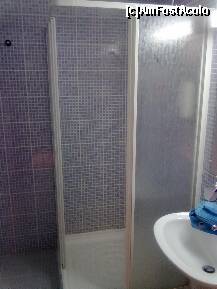 [P14] cabina de dus cu probleme » foto by aaaaa
 - 
<span class="allrVoted glyphicon glyphicon-heart hidden" id="av226878"></span>
<a class="m-l-10 hidden" id="sv226878" onclick="voting_Foto_DelVot(,226878,7834)" role="button">șterge vot <span class="glyphicon glyphicon-remove"></span></a>
<a id="v9226878" class=" c-red"  onclick="voting_Foto_SetVot(226878)" role="button"><span class="glyphicon glyphicon-heart-empty"></span> <b>LIKE</b> = Votează poza</a> <img class="hidden"  id="f226878W9" src="/imagini/loader.gif" border="0" /><span class="AjErrMes hidden" id="e226878ErM"></span>