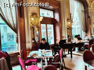 [P07] Masa noastră la New York Cafe. » foto by creivean
 - 
<span class="allrVoted glyphicon glyphicon-heart hidden" id="av1303440"></span>
<a class="m-l-10 hidden" id="sv1303440" onclick="voting_Foto_DelVot(,1303440,7866)" role="button">șterge vot <span class="glyphicon glyphicon-remove"></span></a>
<a id="v91303440" class=" c-red"  onclick="voting_Foto_SetVot(1303440)" role="button"><span class="glyphicon glyphicon-heart-empty"></span> <b>LIKE</b> = Votează poza</a> <img class="hidden"  id="f1303440W9" src="/imagini/loader.gif" border="0" /><span class="AjErrMes hidden" id="e1303440ErM"></span>