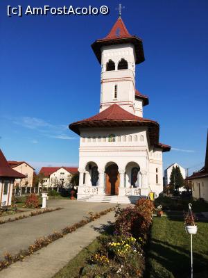 [P10] Biserică &icirc;n Victoria » foto by AZE
 - 
<span class="allrVoted glyphicon glyphicon-heart hidden" id="av1213192"></span>
<a class="m-l-10 hidden" id="sv1213192" onclick="voting_Foto_DelVot(,1213192,7879)" role="button">șterge vot <span class="glyphicon glyphicon-remove"></span></a>
<a id="v91213192" class=" c-red"  onclick="voting_Foto_SetVot(1213192)" role="button"><span class="glyphicon glyphicon-heart-empty"></span> <b>LIKE</b> = Votează poza</a> <img class="hidden"  id="f1213192W9" src="/imagini/loader.gif" border="0" /><span class="AjErrMes hidden" id="e1213192ErM"></span>