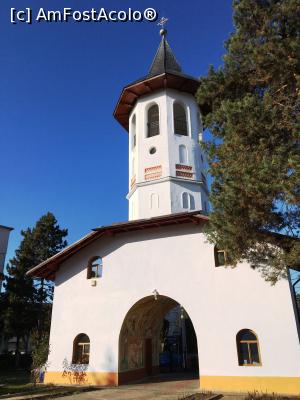 [P12] Lăcaș de cult &icirc;n Victoria » foto by AZE
 - 
<span class="allrVoted glyphicon glyphicon-heart hidden" id="av1213194"></span>
<a class="m-l-10 hidden" id="sv1213194" onclick="voting_Foto_DelVot(,1213194,7879)" role="button">șterge vot <span class="glyphicon glyphicon-remove"></span></a>
<a id="v91213194" class=" c-red"  onclick="voting_Foto_SetVot(1213194)" role="button"><span class="glyphicon glyphicon-heart-empty"></span> <b>LIKE</b> = Votează poza</a> <img class="hidden"  id="f1213194W9" src="/imagini/loader.gif" border="0" /><span class="AjErrMes hidden" id="e1213194ErM"></span>