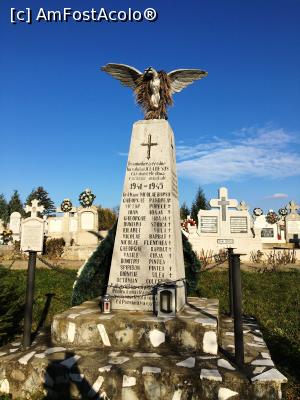 [P16] Monumentul eroilor din Ucea de Sus » foto by AZE
 - 
<span class="allrVoted glyphicon glyphicon-heart hidden" id="av1213198"></span>
<a class="m-l-10 hidden" id="sv1213198" onclick="voting_Foto_DelVot(,1213198,7879)" role="button">șterge vot <span class="glyphicon glyphicon-remove"></span></a>
<a id="v91213198" class=" c-red"  onclick="voting_Foto_SetVot(1213198)" role="button"><span class="glyphicon glyphicon-heart-empty"></span> <b>LIKE</b> = Votează poza</a> <img class="hidden"  id="f1213198W9" src="/imagini/loader.gif" border="0" /><span class="AjErrMes hidden" id="e1213198ErM"></span>