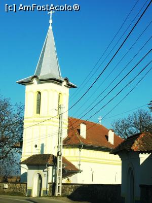 [P19] Biserică din Arpașu de Sus » foto by AZE
 - 
<span class="allrVoted glyphicon glyphicon-heart hidden" id="av1213201"></span>
<a class="m-l-10 hidden" id="sv1213201" onclick="voting_Foto_DelVot(,1213201,7879)" role="button">șterge vot <span class="glyphicon glyphicon-remove"></span></a>
<a id="v91213201" class=" c-red"  onclick="voting_Foto_SetVot(1213201)" role="button"><span class="glyphicon glyphicon-heart-empty"></span> <b>LIKE</b> = Votează poza</a> <img class="hidden"  id="f1213201W9" src="/imagini/loader.gif" border="0" /><span class="AjErrMes hidden" id="e1213201ErM"></span>