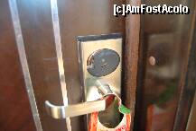 [P10] usa de la camera noastra, putin stricata!!! » foto by ralucas
 - 
<span class="allrVoted glyphicon glyphicon-heart hidden" id="av198426"></span>
<a class="m-l-10 hidden" id="sv198426" onclick="voting_Foto_DelVot(,198426,7915)" role="button">șterge vot <span class="glyphicon glyphicon-remove"></span></a>
<a id="v9198426" class=" c-red"  onclick="voting_Foto_SetVot(198426)" role="button"><span class="glyphicon glyphicon-heart-empty"></span> <b>LIKE</b> = Votează poza</a> <img class="hidden"  id="f198426W9" src="/imagini/loader.gif" border="0" /><span class="AjErrMes hidden" id="e198426ErM"></span>