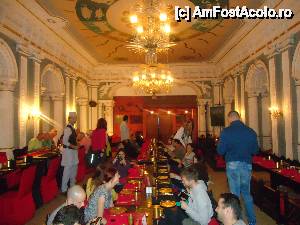 [P49] grupul vesel la masa » foto by buterfly*
 - 
<span class="allrVoted glyphicon glyphicon-heart hidden" id="av508304"></span>
<a class="m-l-10 hidden" id="sv508304" onclick="voting_Foto_DelVot(,508304,7929)" role="button">șterge vot <span class="glyphicon glyphicon-remove"></span></a>
<a id="v9508304" class=" c-red"  onclick="voting_Foto_SetVot(508304)" role="button"><span class="glyphicon glyphicon-heart-empty"></span> <b>LIKE</b> = Votează poza</a> <img class="hidden"  id="f508304W9" src="/imagini/loader.gif" border="0" /><span class="AjErrMes hidden" id="e508304ErM"></span>