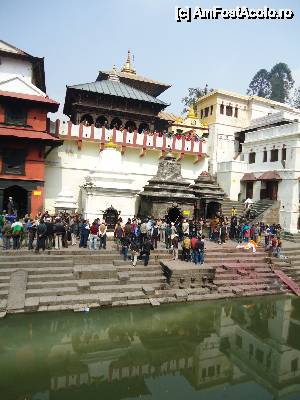 [P06] templul hindu pe scari, sus » foto by buterfly*
 - 
<span class="allrVoted glyphicon glyphicon-heart hidden" id="av509543"></span>
<a class="m-l-10 hidden" id="sv509543" onclick="voting_Foto_DelVot(,509543,7929)" role="button">șterge vot <span class="glyphicon glyphicon-remove"></span></a>
<a id="v9509543" class=" c-red"  onclick="voting_Foto_SetVot(509543)" role="button"><span class="glyphicon glyphicon-heart-empty"></span> <b>LIKE</b> = Votează poza</a> <img class="hidden"  id="f509543W9" src="/imagini/loader.gif" border="0" /><span class="AjErrMes hidden" id="e509543ErM"></span>