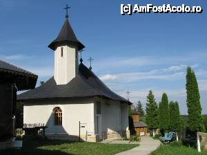 [P13] Biserica și clopotnița Mănăstirii Horăicioara.  » foto by tata123 🔱
 - 
<span class="allrVoted glyphicon glyphicon-heart hidden" id="av606555"></span>
<a class="m-l-10 hidden" id="sv606555" onclick="voting_Foto_DelVot(,606555,7948)" role="button">șterge vot <span class="glyphicon glyphicon-remove"></span></a>
<a id="v9606555" class=" c-red"  onclick="voting_Foto_SetVot(606555)" role="button"><span class="glyphicon glyphicon-heart-empty"></span> <b>LIKE</b> = Votează poza</a> <img class="hidden"  id="f606555W9" src="/imagini/loader.gif" border="0" /><span class="AjErrMes hidden" id="e606555ErM"></span>