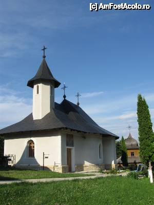 [P16] Biserica albă...  » foto by tata123 🔱
 - 
<span class="allrVoted glyphicon glyphicon-heart hidden" id="av606558"></span>
<a class="m-l-10 hidden" id="sv606558" onclick="voting_Foto_DelVot(,606558,7948)" role="button">șterge vot <span class="glyphicon glyphicon-remove"></span></a>
<a id="v9606558" class=" c-red"  onclick="voting_Foto_SetVot(606558)" role="button"><span class="glyphicon glyphicon-heart-empty"></span> <b>LIKE</b> = Votează poza</a> <img class="hidden"  id="f606558W9" src="/imagini/loader.gif" border="0" /><span class="AjErrMes hidden" id="e606558ErM"></span>