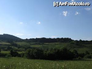 [P04] Coline domoale spre Horăicioara...  » foto by tata123 🔱
 - 
<span class="allrVoted glyphicon glyphicon-heart hidden" id="av606546"></span>
<a class="m-l-10 hidden" id="sv606546" onclick="voting_Foto_DelVot(,606546,7948)" role="button">șterge vot <span class="glyphicon glyphicon-remove"></span></a>
<a id="v9606546" class=" c-red"  onclick="voting_Foto_SetVot(606546)" role="button"><span class="glyphicon glyphicon-heart-empty"></span> <b>LIKE</b> = Votează poza</a> <img class="hidden"  id="f606546W9" src="/imagini/loader.gif" border="0" /><span class="AjErrMes hidden" id="e606546ErM"></span>