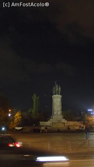 [P03] Sofia by night - monumentul din Kniajeska Gradina » foto by Dragoș_MD
 - 
<span class="allrVoted glyphicon glyphicon-heart hidden" id="av1142366"></span>
<a class="m-l-10 hidden" id="sv1142366" onclick="voting_Foto_DelVot(,1142366,7987)" role="button">șterge vot <span class="glyphicon glyphicon-remove"></span></a>
<a id="v91142366" class=" c-red"  onclick="voting_Foto_SetVot(1142366)" role="button"><span class="glyphicon glyphicon-heart-empty"></span> <b>LIKE</b> = Votează poza</a> <img class="hidden"  id="f1142366W9" src="/imagini/loader.gif" border="0" /><span class="AjErrMes hidden" id="e1142366ErM"></span>