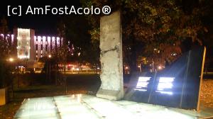 [P48] Sofia by night - bucată din Zidul Berlinului, dăruită Bulgariei cu ocazia a 30 de ani de la căderea Zidului » foto by Dragoș_MD
 - 
<span class="allrVoted glyphicon glyphicon-heart hidden" id="av1142418"></span>
<a class="m-l-10 hidden" id="sv1142418" onclick="voting_Foto_DelVot(,1142418,7987)" role="button">șterge vot <span class="glyphicon glyphicon-remove"></span></a>
<a id="v91142418" class=" c-red"  onclick="voting_Foto_SetVot(1142418)" role="button"><span class="glyphicon glyphicon-heart-empty"></span> <b>LIKE</b> = Votează poza</a> <img class="hidden"  id="f1142418W9" src="/imagini/loader.gif" border="0" /><span class="AjErrMes hidden" id="e1142418ErM"></span>