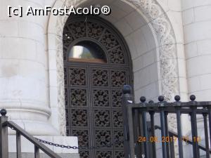 [P17] Ușa pentru public la Palatul Justiției.  » foto by elviramvio
 - 
<span class="allrVoted glyphicon glyphicon-heart hidden" id="av918853"></span>
<a class="m-l-10 hidden" id="sv918853" onclick="voting_Foto_DelVot(,918853,7987)" role="button">șterge vot <span class="glyphicon glyphicon-remove"></span></a>
<a id="v9918853" class=" c-red"  onclick="voting_Foto_SetVot(918853)" role="button"><span class="glyphicon glyphicon-heart-empty"></span> <b>LIKE</b> = Votează poza</a> <img class="hidden"  id="f918853W9" src="/imagini/loader.gif" border="0" /><span class="AjErrMes hidden" id="e918853ErM"></span>