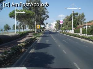 [P26] Din autobuz, Promenada din Limassol şi pe stânga, măria sa, Marea Mediterană » foto by irinad
 - 
<span class="allrVoted glyphicon glyphicon-heart hidden" id="av754369"></span>
<a class="m-l-10 hidden" id="sv754369" onclick="voting_Foto_DelVot(,754369,7992)" role="button">șterge vot <span class="glyphicon glyphicon-remove"></span></a>
<a id="v9754369" class=" c-red"  onclick="voting_Foto_SetVot(754369)" role="button"><span class="glyphicon glyphicon-heart-empty"></span> <b>LIKE</b> = Votează poza</a> <img class="hidden"  id="f754369W9" src="/imagini/loader.gif" border="0" /><span class="AjErrMes hidden" id="e754369ErM"></span>
