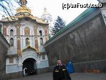 [P14] Ukraina - Kiev - Lavra Pecerska. Poarta manastirii, din exterior. » foto by popescu.borsa*
 - 
<span class="allrVoted glyphicon glyphicon-heart hidden" id="av163796"></span>
<a class="m-l-10 hidden" id="sv163796" onclick="voting_Foto_DelVot(,163796,8014)" role="button">șterge vot <span class="glyphicon glyphicon-remove"></span></a>
<a id="v9163796" class=" c-red"  onclick="voting_Foto_SetVot(163796)" role="button"><span class="glyphicon glyphicon-heart-empty"></span> <b>LIKE</b> = Votează poza</a> <img class="hidden"  id="f163796W9" src="/imagini/loader.gif" border="0" /><span class="AjErrMes hidden" id="e163796ErM"></span>