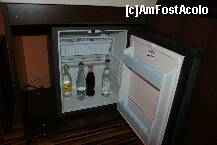 [P08] Frigiderul, cu minibarul dotat la minim. Doar băuturi răcoritoare. » foto by Costi
 - 
<span class="allrVoted glyphicon glyphicon-heart hidden" id="av164322"></span>
<a class="m-l-10 hidden" id="sv164322" onclick="voting_Foto_DelVot(,164322,8029)" role="button">șterge vot <span class="glyphicon glyphicon-remove"></span></a>
<a id="v9164322" class=" c-red"  onclick="voting_Foto_SetVot(164322)" role="button"><span class="glyphicon glyphicon-heart-empty"></span> <b>LIKE</b> = Votează poza</a> <img class="hidden"  id="f164322W9" src="/imagini/loader.gif" border="0" /><span class="AjErrMes hidden" id="e164322ErM"></span>