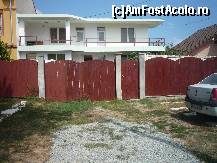 [P01] Vila Aimee - In fata vilei exista sase locuri de parcare pentru cei care vin cu masina. » foto by Horia
 - 
<span class="allrVoted glyphicon glyphicon-heart hidden" id="av164379"></span>
<a class="m-l-10 hidden" id="sv164379" onclick="voting_Foto_DelVot(,164379,8032)" role="button">șterge vot <span class="glyphicon glyphicon-remove"></span></a>
<a id="v9164379" class=" c-red"  onclick="voting_Foto_SetVot(164379)" role="button"><span class="glyphicon glyphicon-heart-empty"></span> <b>LIKE</b> = Votează poza</a> <img class="hidden"  id="f164379W9" src="/imagini/loader.gif" border="0" /><span class="AjErrMes hidden" id="e164379ErM"></span>