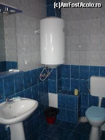[P12] Vila Aimee - Baia dotata cu obiecte sanitare noi si cu apa calda in permanenta. » foto by Horia
 - 
<span class="allrVoted glyphicon glyphicon-heart hidden" id="av164391"></span>
<a class="m-l-10 hidden" id="sv164391" onclick="voting_Foto_DelVot(,164391,8032)" role="button">șterge vot <span class="glyphicon glyphicon-remove"></span></a>
<a id="v9164391" class=" c-red"  onclick="voting_Foto_SetVot(164391)" role="button"><span class="glyphicon glyphicon-heart-empty"></span> <b>LIKE</b> = Votează poza</a> <img class="hidden"  id="f164391W9" src="/imagini/loader.gif" border="0" /><span class="AjErrMes hidden" id="e164391ErM"></span>