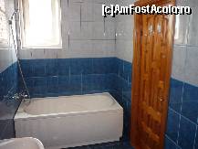 [P13] Vila Aimee - Baia destul de mare cu cada. » foto by Horia
 - 
<span class="allrVoted glyphicon glyphicon-heart hidden" id="av164392"></span>
<a class="m-l-10 hidden" id="sv164392" onclick="voting_Foto_DelVot(,164392,8032)" role="button">șterge vot <span class="glyphicon glyphicon-remove"></span></a>
<a id="v9164392" class=" c-red"  onclick="voting_Foto_SetVot(164392)" role="button"><span class="glyphicon glyphicon-heart-empty"></span> <b>LIKE</b> = Votează poza</a> <img class="hidden"  id="f164392W9" src="/imagini/loader.gif" border="0" /><span class="AjErrMes hidden" id="e164392ErM"></span>