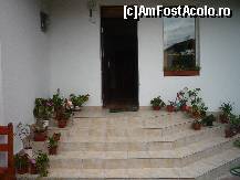 [P03] Vila Aimee - Intrarea in vila. » foto by Horia
 - 
<span class="allrVoted glyphicon glyphicon-heart hidden" id="av164381"></span>
<a class="m-l-10 hidden" id="sv164381" onclick="voting_Foto_DelVot(,164381,8032)" role="button">șterge vot <span class="glyphicon glyphicon-remove"></span></a>
<a id="v9164381" class=" c-red"  onclick="voting_Foto_SetVot(164381)" role="button"><span class="glyphicon glyphicon-heart-empty"></span> <b>LIKE</b> = Votează poza</a> <img class="hidden"  id="f164381W9" src="/imagini/loader.gif" border="0" /><span class="AjErrMes hidden" id="e164381ErM"></span>