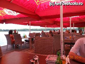 [P13] Phoenix Cernica Club - Terasa acoperită de pe ponton.  » foto by iulianic
 - 
<span class="allrVoted glyphicon glyphicon-heart hidden" id="av416952"></span>
<a class="m-l-10 hidden" id="sv416952" onclick="voting_Foto_DelVot(,416952,8050)" role="button">șterge vot <span class="glyphicon glyphicon-remove"></span></a>
<a id="v9416952" class=" c-red"  onclick="voting_Foto_SetVot(416952)" role="button"><span class="glyphicon glyphicon-heart-empty"></span> <b>LIKE</b> = Votează poza</a> <img class="hidden"  id="f416952W9" src="/imagini/loader.gif" border="0" /><span class="AjErrMes hidden" id="e416952ErM"></span>