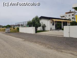 [P76] Ters Villa Side – intrarea şi parcarea » foto by nicole33
 - 
<span class="allrVoted glyphicon glyphicon-heart hidden" id="av1496724"></span>
<a class="m-l-10 hidden" id="sv1496724" onclick="voting_Foto_DelVot(,1496724,8053)" role="button">șterge vot <span class="glyphicon glyphicon-remove"></span></a>
<a id="v91496724" class=" c-red"  onclick="voting_Foto_SetVot(1496724)" role="button"><span class="glyphicon glyphicon-heart-empty"></span> <b>LIKE</b> = Votează poza</a> <img class="hidden"  id="f1496724W9" src="/imagini/loader.gif" border="0" /><span class="AjErrMes hidden" id="e1496724ErM"></span>