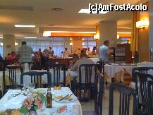 [P41] sala de mese a hotelului » foto by commandorsteel*
 - 
<span class="allrVoted glyphicon glyphicon-heart hidden" id="av165863"></span>
<a class="m-l-10 hidden" id="sv165863" onclick="voting_Foto_DelVot(,165863,8057)" role="button">șterge vot <span class="glyphicon glyphicon-remove"></span></a>
<a id="v9165863" class=" c-red"  onclick="voting_Foto_SetVot(165863)" role="button"><span class="glyphicon glyphicon-heart-empty"></span> <b>LIKE</b> = Votează poza</a> <img class="hidden"  id="f165863W9" src="/imagini/loader.gif" border="0" /><span class="AjErrMes hidden" id="e165863ErM"></span>
