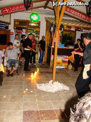 [P36] O seara greceasca la o taverna de pe promenada din Nidri » foto by Muffin2009*
 - 
<span class="allrVoted glyphicon glyphicon-heart hidden" id="av441282"></span>
<a class="m-l-10 hidden" id="sv441282" onclick="voting_Foto_DelVot(,441282,8082)" role="button">șterge vot <span class="glyphicon glyphicon-remove"></span></a>
<a id="v9441282" class=" c-red"  onclick="voting_Foto_SetVot(441282)" role="button"><span class="glyphicon glyphicon-heart-empty"></span> <b>LIKE</b> = Votează poza</a> <img class="hidden"  id="f441282W9" src="/imagini/loader.gif" border="0" /><span class="AjErrMes hidden" id="e441282ErM"></span>