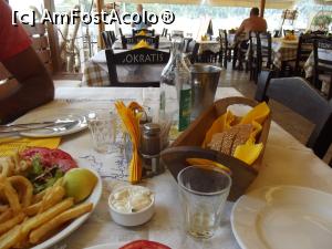 [P16] La masă la taverna Symposio din Nidri » foto by irinad
 - 
<span class="allrVoted glyphicon glyphicon-heart hidden" id="av821842"></span>
<a class="m-l-10 hidden" id="sv821842" onclick="voting_Foto_DelVot(,821842,8082)" role="button">șterge vot <span class="glyphicon glyphicon-remove"></span></a>
<a id="v9821842" class=" c-red"  onclick="voting_Foto_SetVot(821842)" role="button"><span class="glyphicon glyphicon-heart-empty"></span> <b>LIKE</b> = Votează poza</a> <img class="hidden"  id="f821842W9" src="/imagini/loader.gif" border="0" /><span class="AjErrMes hidden" id="e821842ErM"></span>