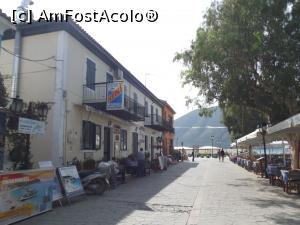 [P31] Spre port, pe stânga taverna Delfini din Vassiliki, pe dreapta mese în buza apei » foto by irinad
 - 
<span class="allrVoted glyphicon glyphicon-heart hidden" id="av821857"></span>
<a class="m-l-10 hidden" id="sv821857" onclick="voting_Foto_DelVot(,821857,8082)" role="button">șterge vot <span class="glyphicon glyphicon-remove"></span></a>
<a id="v9821857" class=" c-red"  onclick="voting_Foto_SetVot(821857)" role="button"><span class="glyphicon glyphicon-heart-empty"></span> <b>LIKE</b> = Votează poza</a> <img class="hidden"  id="f821857W9" src="/imagini/loader.gif" border="0" /><span class="AjErrMes hidden" id="e821857ErM"></span>