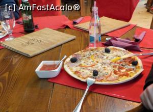[P03] Pizzeria Roma - pizza casei » foto by Dragoș_MD
 - 
<span class="allrVoted glyphicon glyphicon-heart hidden" id="av722416"></span>
<a class="m-l-10 hidden" id="sv722416" onclick="voting_Foto_DelVot(,722416,8102)" role="button">șterge vot <span class="glyphicon glyphicon-remove"></span></a>
<a id="v9722416" class=" c-red"  onclick="voting_Foto_SetVot(722416)" role="button"><span class="glyphicon glyphicon-heart-empty"></span> <b>LIKE</b> = Votează poza</a> <img class="hidden"  id="f722416W9" src="/imagini/loader.gif" border="0" /><span class="AjErrMes hidden" id="e722416ErM"></span>