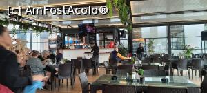 [P02] Pitești, Restaurantul „La Butoaie”, Terasa, Barul cu butoaie de tablă, Sala cu mese de culoare închisă, mai mult sau mai puțin ocupate, era ora prânzului... » foto by mprofeanu
 - 
<span class="allrVoted glyphicon glyphicon-heart hidden" id="av1339650"></span>
<a class="m-l-10 hidden" id="sv1339650" onclick="voting_Foto_DelVot(,1339650,8103)" role="button">șterge vot <span class="glyphicon glyphicon-remove"></span></a>
<a id="v91339650" class=" c-red"  onclick="voting_Foto_SetVot(1339650)" role="button"><span class="glyphicon glyphicon-heart-empty"></span> <b>LIKE</b> = Votează poza</a> <img class="hidden"  id="f1339650W9" src="/imagini/loader.gif" border="0" /><span class="AjErrMes hidden" id="e1339650ErM"></span>