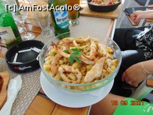 [P28] salata de pui » foto by Yolanda
 - 
<span class="allrVoted glyphicon glyphicon-heart hidden" id="av1255880"></span>
<a class="m-l-10 hidden" id="sv1255880" onclick="voting_Foto_DelVot(,1255880,8103)" role="button">șterge vot <span class="glyphicon glyphicon-remove"></span></a>
<a id="v91255880" class=" c-red"  onclick="voting_Foto_SetVot(1255880)" role="button"><span class="glyphicon glyphicon-heart-empty"></span> <b>LIKE</b> = Votează poza</a> <img class="hidden"  id="f1255880W9" src="/imagini/loader.gif" border="0" /><span class="AjErrMes hidden" id="e1255880ErM"></span>