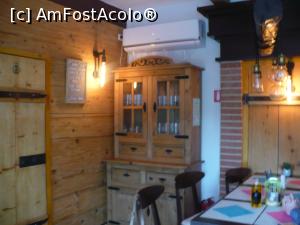 [P09] dulap vitrina si usa masiva de lemn pentru grupul sanitar » foto by Yolanda
 - 
<span class="allrVoted glyphicon glyphicon-heart hidden" id="av1025994"></span>
<a class="m-l-10 hidden" id="sv1025994" onclick="voting_Foto_DelVot(,1025994,8103)" role="button">șterge vot <span class="glyphicon glyphicon-remove"></span></a>
<a id="v91025994" class=" c-red"  onclick="voting_Foto_SetVot(1025994)" role="button"><span class="glyphicon glyphicon-heart-empty"></span> <b>LIKE</b> = Votează poza</a> <img class="hidden"  id="f1025994W9" src="/imagini/loader.gif" border="0" /><span class="AjErrMes hidden" id="e1025994ErM"></span>