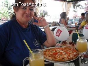 [P19] Zânuța @Yolanda față în față cu pizza și limonada ei!  » foto by Zoazore
 - 
<span class="allrVoted glyphicon glyphicon-heart hidden" id="av1087114"></span>
<a class="m-l-10 hidden" id="sv1087114" onclick="voting_Foto_DelVot(,1087114,8103)" role="button">șterge vot <span class="glyphicon glyphicon-remove"></span></a>
<a id="v91087114" class=" c-red"  onclick="voting_Foto_SetVot(1087114)" role="button"><span class="glyphicon glyphicon-heart-empty"></span> <b>LIKE</b> = Votează poza</a> <img class="hidden"  id="f1087114W9" src="/imagini/loader.gif" border="0" /><span class="AjErrMes hidden" id="e1087114ErM"></span>