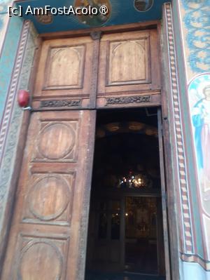 [P05] Uşile de intrare în catedrală » foto by Michi
 - 
<span class="allrVoted glyphicon glyphicon-heart hidden" id="av1428189"></span>
<a class="m-l-10 hidden" id="sv1428189" onclick="voting_Foto_DelVot(,1428189,8118)" role="button">șterge vot <span class="glyphicon glyphicon-remove"></span></a>
<a id="v91428189" class=" c-red"  onclick="voting_Foto_SetVot(1428189)" role="button"><span class="glyphicon glyphicon-heart-empty"></span> <b>LIKE</b> = Votează poza</a> <img class="hidden"  id="f1428189W9" src="/imagini/loader.gif" border="0" /><span class="AjErrMes hidden" id="e1428189ErM"></span>