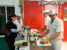 [P10] La sectiunea rezervata Japoniei se pregateste sushy... » foto by ileanaxperta*
 - 
<span class="allrVoted glyphicon glyphicon-heart hidden" id="av272917"></span>
<a class="m-l-10 hidden" id="sv272917" onclick="voting_Foto_DelVot(,272917,8126)" role="button">șterge vot <span class="glyphicon glyphicon-remove"></span></a>
<a id="v9272917" class=" c-red"  onclick="voting_Foto_SetVot(272917)" role="button"><span class="glyphicon glyphicon-heart-empty"></span> <b>LIKE</b> = Votează poza</a> <img class="hidden"  id="f272917W9" src="/imagini/loader.gif" border="0" /><span class="AjErrMes hidden" id="e272917ErM"></span>