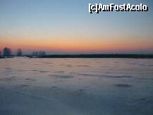 [P05] apus de soare pe balta de la Rotunda » foto by lalita21
 - 
<span class="allrVoted glyphicon glyphicon-heart hidden" id="av185665"></span>
<a class="m-l-10 hidden" id="sv185665" onclick="voting_Foto_DelVot(,185665,8128)" role="button">șterge vot <span class="glyphicon glyphicon-remove"></span></a>
<a id="v9185665" class=" c-red"  onclick="voting_Foto_SetVot(185665)" role="button"><span class="glyphicon glyphicon-heart-empty"></span> <b>LIKE</b> = Votează poza</a> <img class="hidden"  id="f185665W9" src="/imagini/loader.gif" border="0" /><span class="AjErrMes hidden" id="e185665ErM"></span>