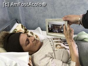 [P05] Ultima vizita la Maria cu ocazia primirii cadoului de la Moș @Mitica49-un tablou cu fotografia de grup de la Întâlnirea AFA de la Slănic - 10 decembrie 2017 » foto by nicole33
 - 
<span class="allrVoted glyphicon glyphicon-heart hidden" id="av930606"></span>
<a class="m-l-10 hidden" id="sv930606" onclick="voting_Foto_DelVot(,930606,8128)" role="button">șterge vot <span class="glyphicon glyphicon-remove"></span></a>
<a id="v9930606" class=" c-red"  onclick="voting_Foto_SetVot(930606)" role="button"><span class="glyphicon glyphicon-heart-empty"></span> <b>LIKE</b> = Votează poza</a> <img class="hidden"  id="f930606W9" src="/imagini/loader.gif" border="0" /><span class="AjErrMes hidden" id="e930606ErM"></span>