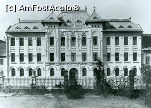 [P10]  -- <small>// FĂRĂ DESCRIERE</small> » foto by AZE <span class="label label-default labelC_thin small">NEVOTABILĂ</span>