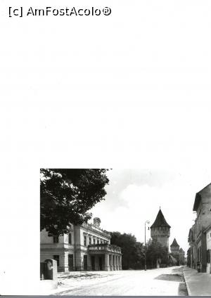 [P13]  -- <small>// FĂRĂ DESCRIERE</small> » foto by AZE <span class="label label-default labelC_thin small">NEVOTABILĂ</span>