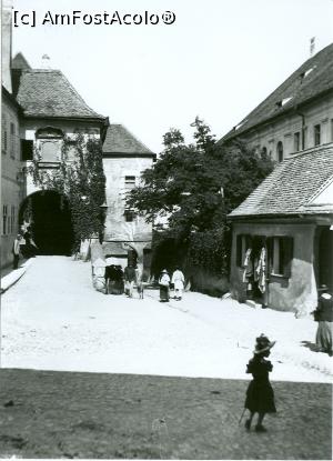 [P28]  -- <small>// FĂRĂ DESCRIERE</small> » foto by AZE <span class="label label-default labelC_thin small">NEVOTABILĂ</span>