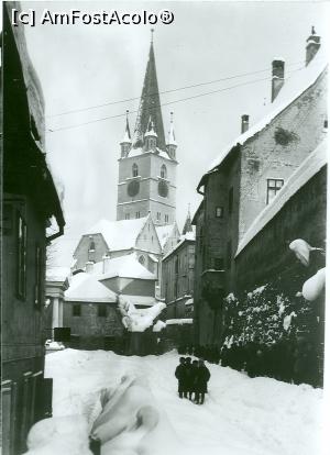 [P48]  -- <small>// FĂRĂ DESCRIERE</small> » foto by AZE <span class="label label-default labelC_thin small">NEVOTABILĂ</span>