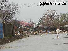 [P04] Un copil pe o strada din Ferentari » foto by laurentiucapac
 - 
<span class="allrVoted glyphicon glyphicon-heart hidden" id="av173752"></span>
<a class="m-l-10 hidden" id="sv173752" onclick="voting_Foto_DelVot(,173752,8128)" role="button">șterge vot <span class="glyphicon glyphicon-remove"></span></a>
<a id="v9173752" class=" c-red"  onclick="voting_Foto_SetVot(173752)" role="button"><span class="glyphicon glyphicon-heart-empty"></span> <b>LIKE</b> = Votează poza</a> <img class="hidden"  id="f173752W9" src="/imagini/loader.gif" border="0" /><span class="AjErrMes hidden" id="e173752ErM"></span>