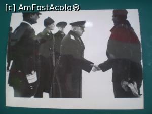 [P04] Imediat după 23 Aug. 1944, av. Cantacuzino (dreapta) dând mâna cu un general rus. Imaginea este de pe copia unei fotografii de la vecinul meu, combatant în Grupul 9 av. de vânătoare » foto by Mihai18* <span class="label label-default labelC_thin small">NEVOTABILĂ</span>