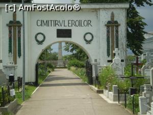 [P12] Mai aproape de mormântul av. C. Rozariku » foto by Mihai18* <span class="label label-default labelC_thin small">NEVOTABILĂ</span>