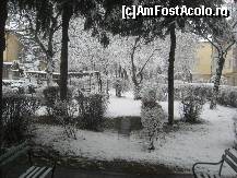 [P20] In fata blocului sunt doua bancute iar in parc mai sunt si altele, mult solicitate pe timp de vara » foto by dorgo
 - 
<span class="allrVoted glyphicon glyphicon-heart hidden" id="av174031"></span>
<a class="m-l-10 hidden" id="sv174031" onclick="voting_Foto_DelVot(,174031,8128)" role="button">șterge vot <span class="glyphicon glyphicon-remove"></span></a>
<a id="v9174031" class=" c-red"  onclick="voting_Foto_SetVot(174031)" role="button"><span class="glyphicon glyphicon-heart-empty"></span> <b>LIKE</b> = Votează poza</a> <img class="hidden"  id="f174031W9" src="/imagini/loader.gif" border="0" /><span class="AjErrMes hidden" id="e174031ErM"></span>